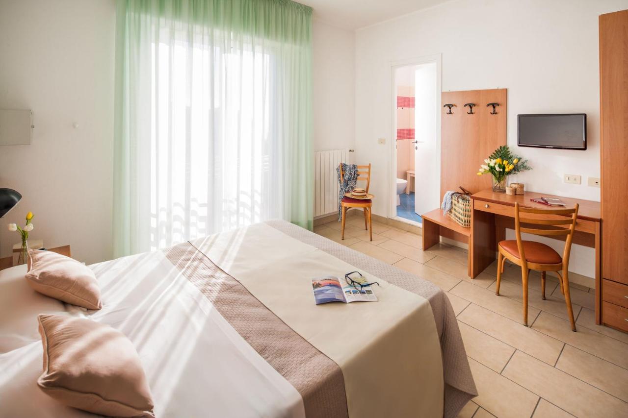 Hotel Europa Finale Ligure Extérieur photo