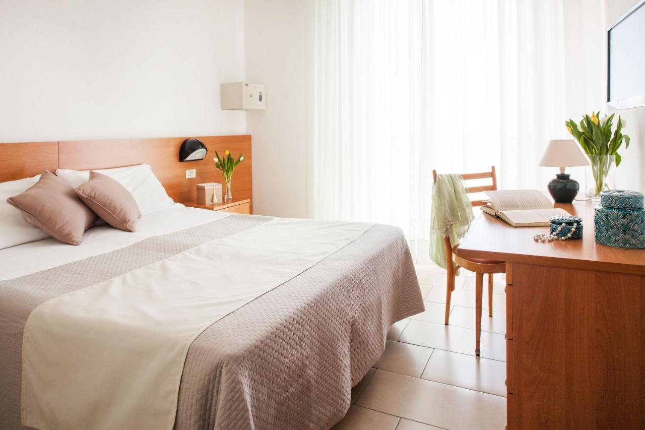 Hotel Europa Finale Ligure Extérieur photo