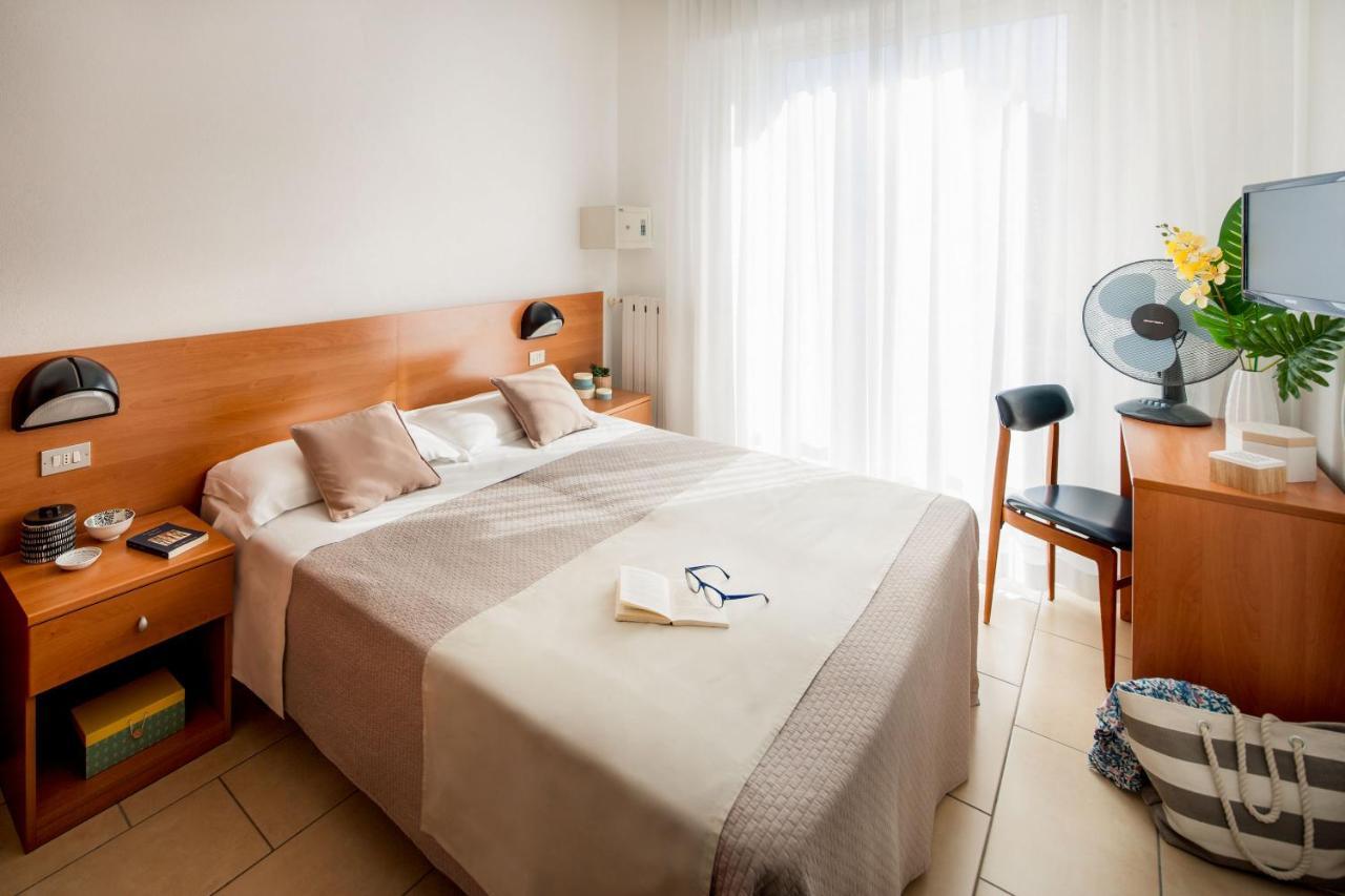 Hotel Europa Finale Ligure Extérieur photo