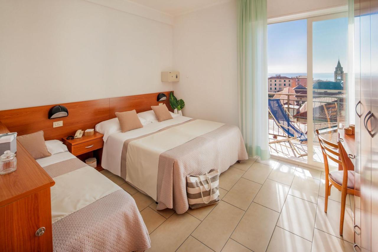 Hotel Europa Finale Ligure Extérieur photo