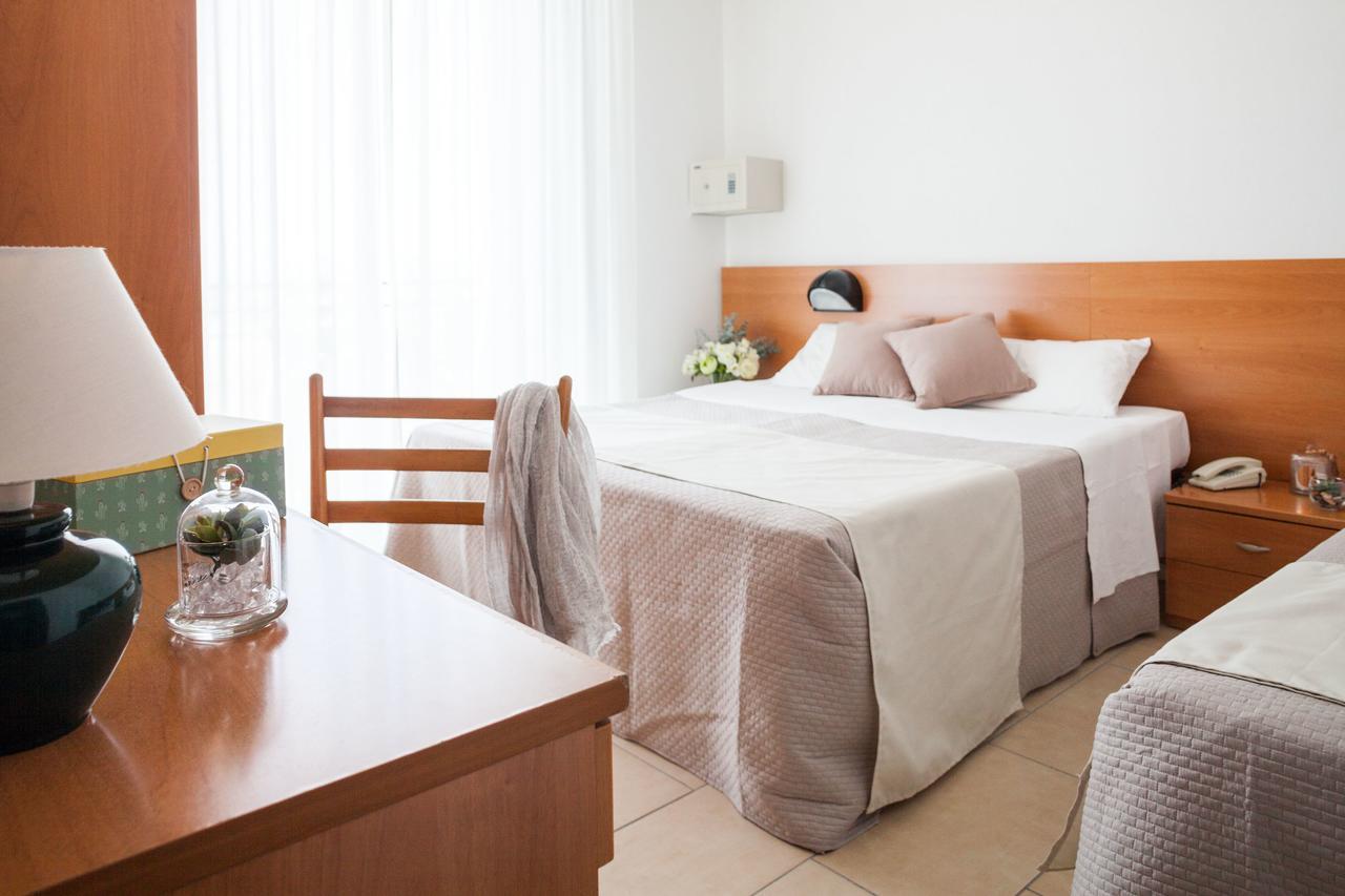 Hotel Europa Finale Ligure Extérieur photo